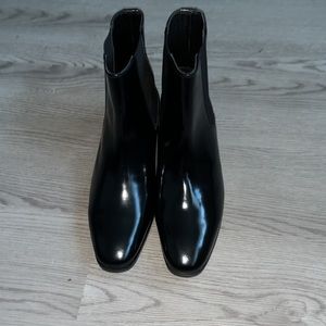 Express black GENUINE LEATHER HEELED CHELSEA BOOTS Size 11 Great Condition!!!